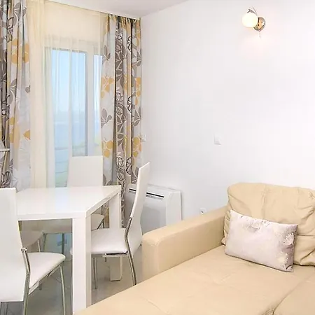 2 Bedroom Gorgeous In * Brela