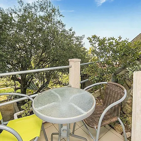 2 Bedroom Gorgeous In * Brela